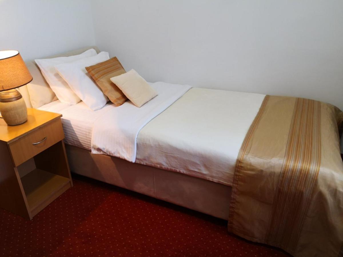 Otel N 3*